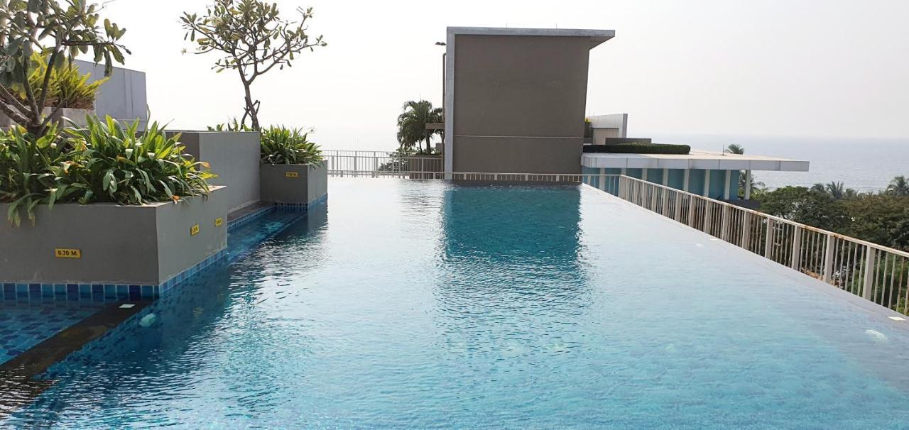 Sweet Seaview Flr6 With Toproop Pool Flr7 At The Blux Bangsaen Exterior photo