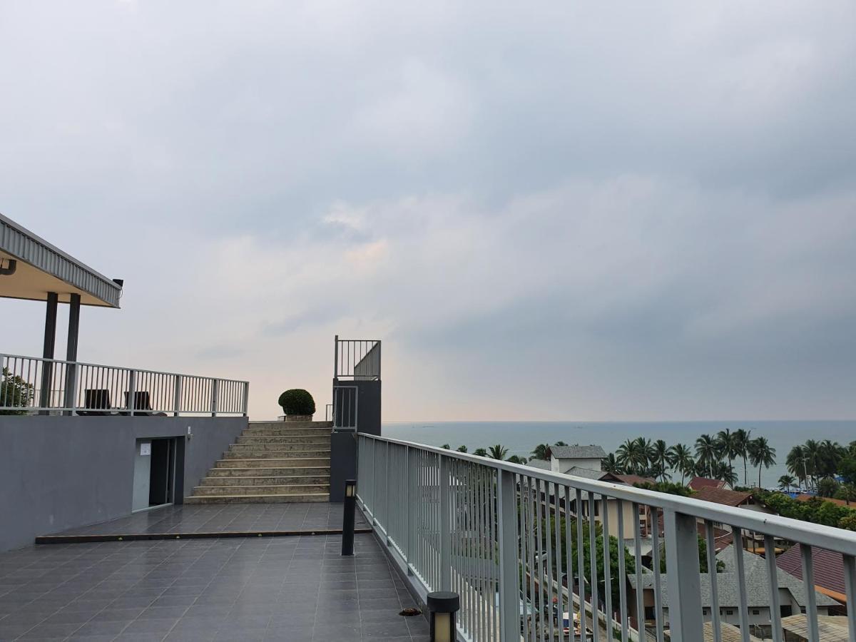 Sweet Seaview Flr6 With Toproop Pool Flr7 At The Blux Bangsaen Exterior photo